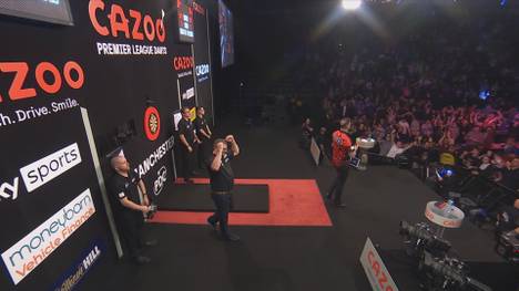 James Wade hat am 10. Spieltag der Cazoo Premier League Darts seinen ersten Sieg eingefahren. Im Finale beendete er seine Durststrecke und gewinnt mit 6:5 gegen Joe Cullen.