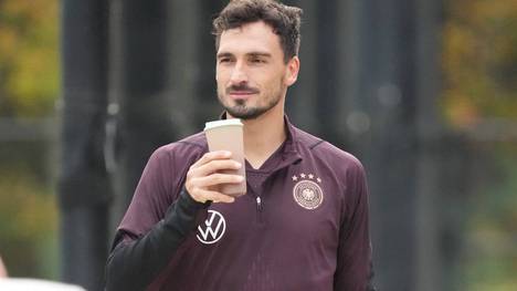 Borussia Dortmund sieht sich angesichts der USA-Reise seiner deutschen Nationalspieler zu einer ungewöhnlichen Maßnahme gezwungen. Mats Hummels begrüßt das.
