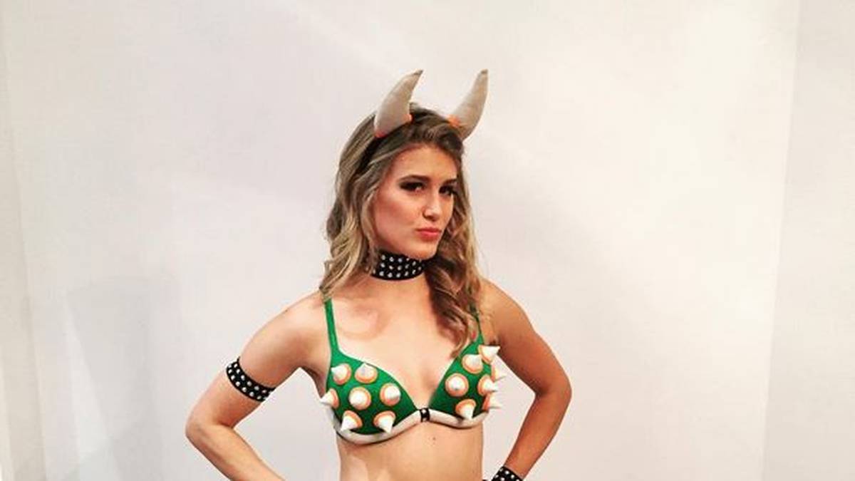 Unter anderem kostümierte Bouchard sich auch schon einmal als Super-Mario-Bösewicht Bowser - natürlich in einer attraktiveren Variante