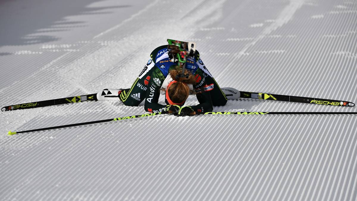 Nachdem Dahlmeier auf den Weltcup in Oberhof verzichtet, belegt sie in Ruhpolding den neunten Rang im Sprint und wird im Massenstart Letzte. Erst in Antholz startet sie so richtig durch und feiert den ersten Sieg der Saison