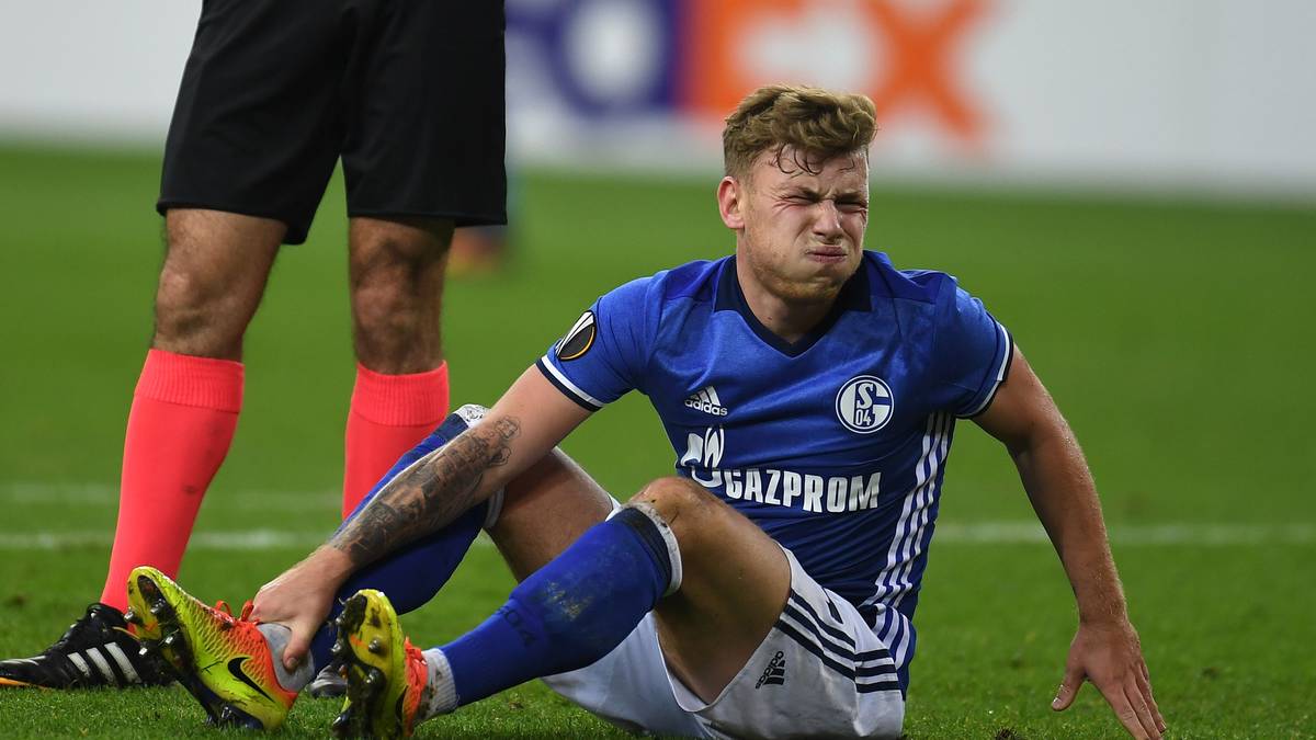 MAX MEYER: Der Mittelfeldmann feierte bereits im Alter von 17 Jahren, 4 Monaten und 29 Tagen sein Bundesliga-Debüt im S04-Trikot. Bislang bestritt er insgesamt 164 Pflichtspiele, dabei erzielte er 21 Tore und gab 23 Vorlagen