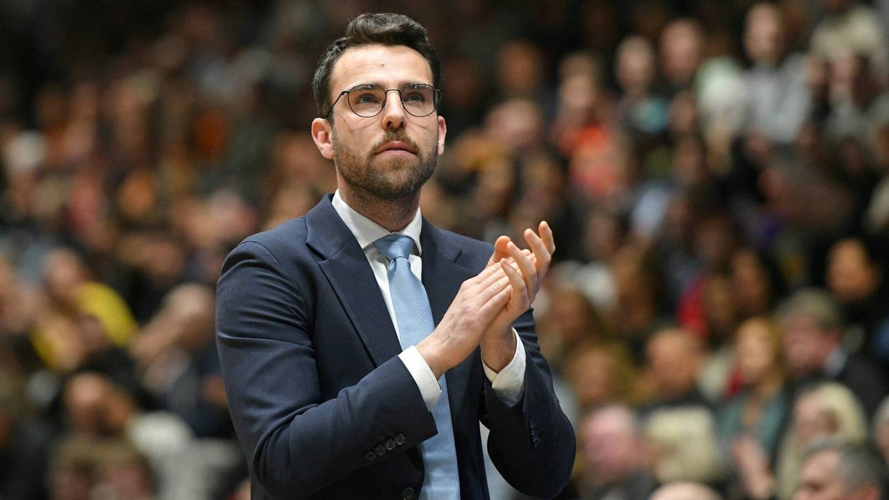 Hamburg verlängert mit Trainer