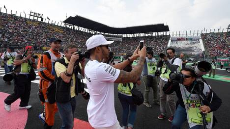 Lewis Hamilton hält seine Fans über seine Social-Media-Kanäle stets auf dem Laufenden