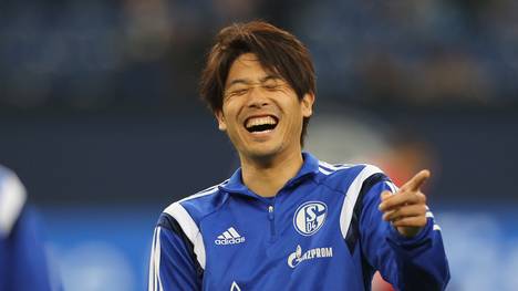 Atsuto Uchida freut sich auf seinen ersten Einsatz  für Schalke 04 nach langer Zeit 