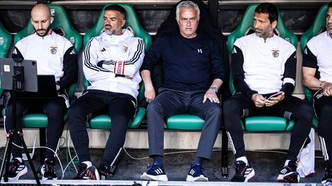 José Mourinho und Benfica stehen vor einer "Invincible"-Saison, könnten am Ende aber dennoch den Meistertitel verpassen. "The Special One" sorgt in der Liga Portugal weiter für Mourinho-typische Momente.