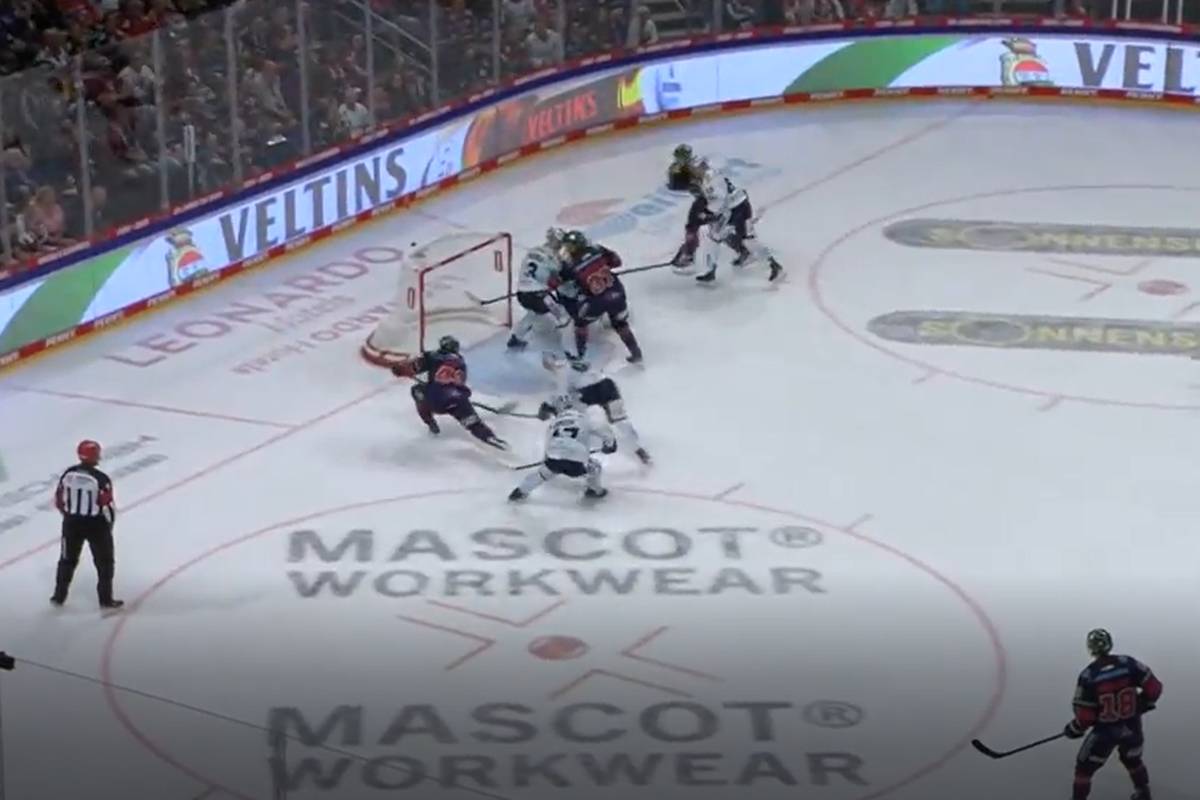 Zum Auftakt der Penny DEL gewinnen die Eisbären Berlin ein Torspektakel gegen den Aufsteiger aus Dresden. Beim Tor von Andi Eder zum 3:1 wird es emotional.