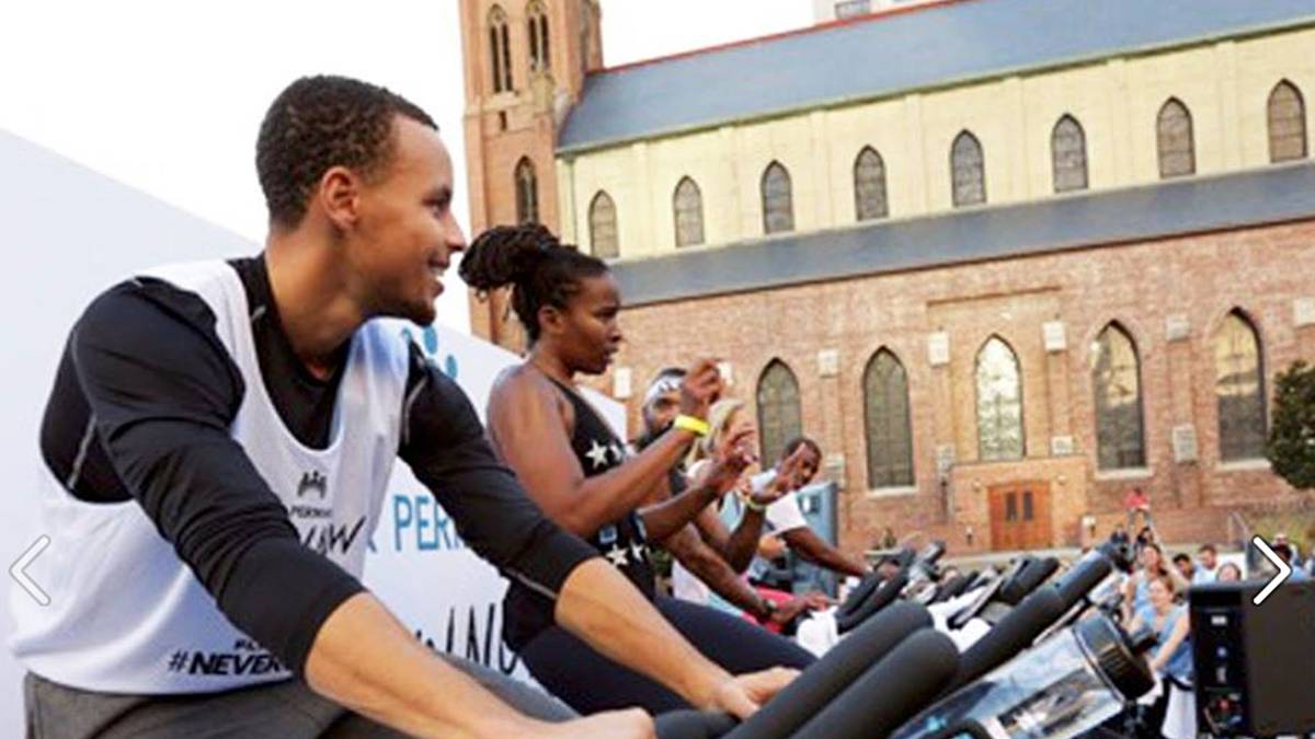 Nebenbei ist der Superstar auch noch Mitbesitzer eines Start-Up-Unternehmens, das versucht, Fitnesstrainer mit Kunden in Verbindung zu bringen