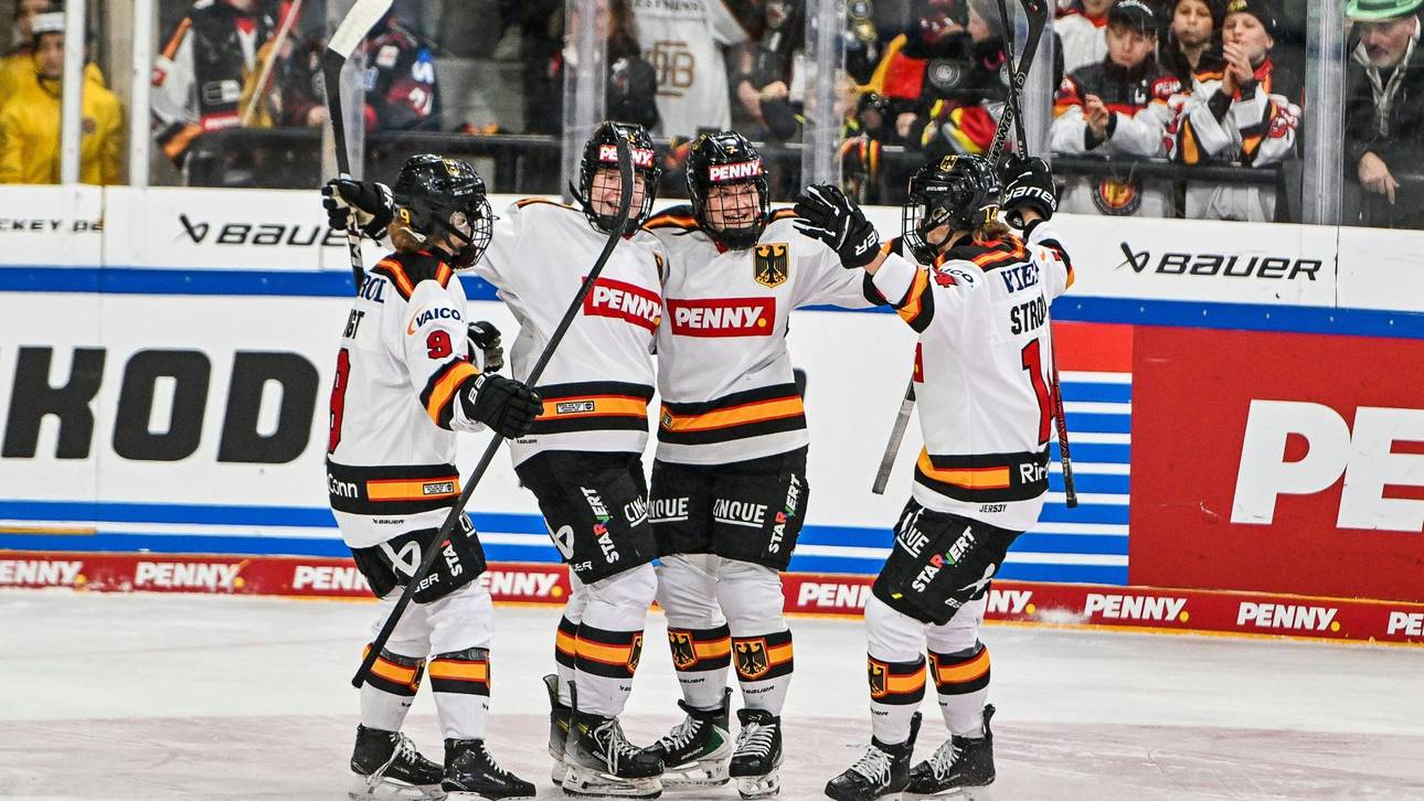 Deutschland Cup: DEB-Frauen feiern Titel und Kantersieg