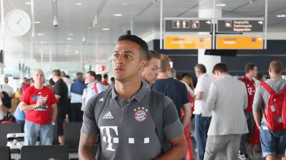 Auf nach Übersee! Der FC Bayern tritt zu seiner US-Tour an. Thiago und Co. sind noch bis 4. August in den USA unterwegs. SPORT1 zeigt die besten Bilder
