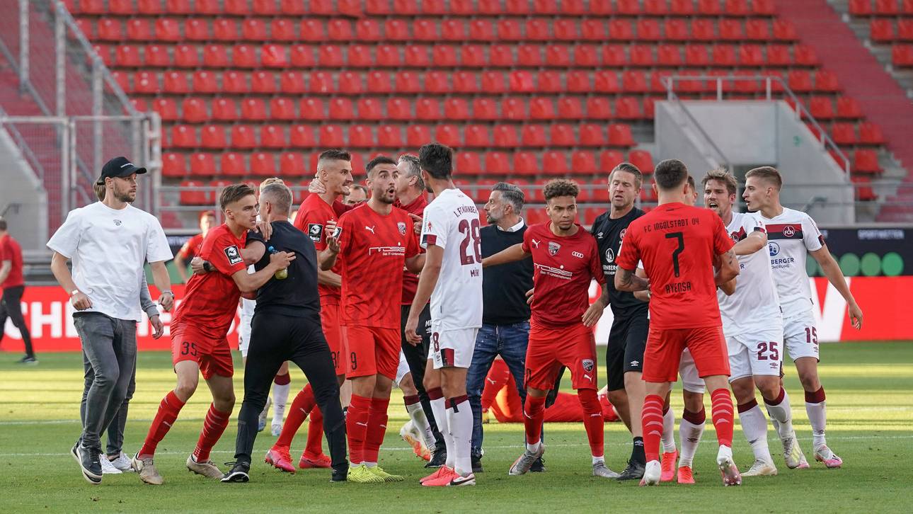 Nach dem Abpfiff kam es zu einer Rudelbildung