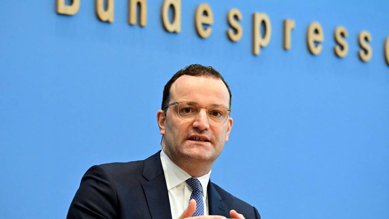Spahn befürwortet 2G-Regel für Profifußballer