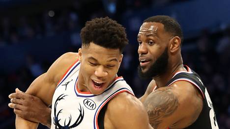 Giannis Antetokounmpo (l.) und LeBron James (r.) führen auch in diesem Jahr wieder die NBA All-Stars an