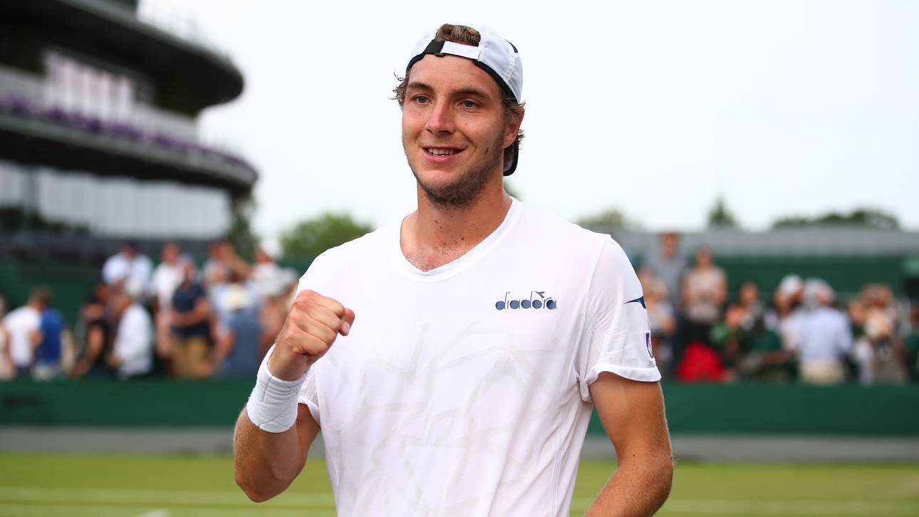 Struff fiebert Federer entgegen