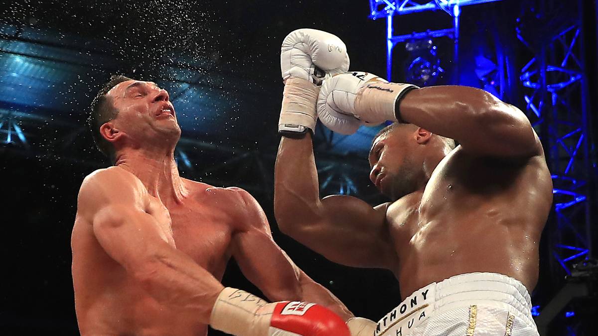 Denn Meinkes Fight gegen Katie Taylor war ein Vorkampf des legendären Duells zwischen Wladimir Klitschko (l.) und Anthony Joshua - vor rund 80.000 Zuschauern