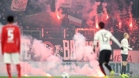 Die Fans von Eintracht Frankfurt benahmen sich in Mainz daneben