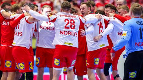 Die deutsche Nationalmannschaft braucht bei der Handball-EM nur noch einen Sieg für das Halbfinale. Doch vor Dänemark als nächstem Gegner haben Alfred Gislason, Juri Knorr und Andreas Wolff großen Respekt.