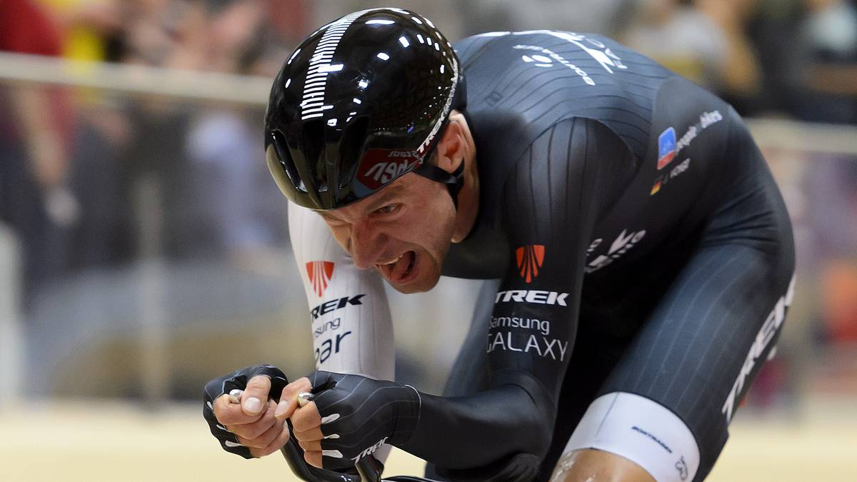 Was für ein Karriereabschluss! Rad-Methusalem Jens Voigt fährt sich mit 43 Jahren in die Geschichtsbücher und knackt den Stundenweltrekord