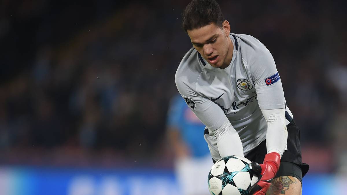 PLATZ 8: EDERSON (Manchester City) - Dass City derzeit nicht nur die mit Abstand beste Offensive der Premier League hat, sondern auch hinten stabil steht, ist auch ein Verdienst der Brasilianers. Ederson hat den Sprung von Benfica Lissabon nach Manchester problemlos geschafft