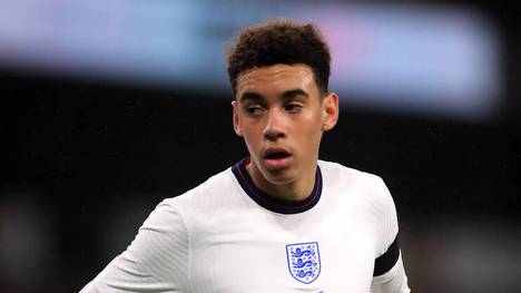 Bayern-Talent Jamal Musiala hat sich für das DFB-Team und damit gegen England entschieden. Young-Lions-Trainer Aidy Boothroid respektiert den Entschluss des 18-Jährigen.