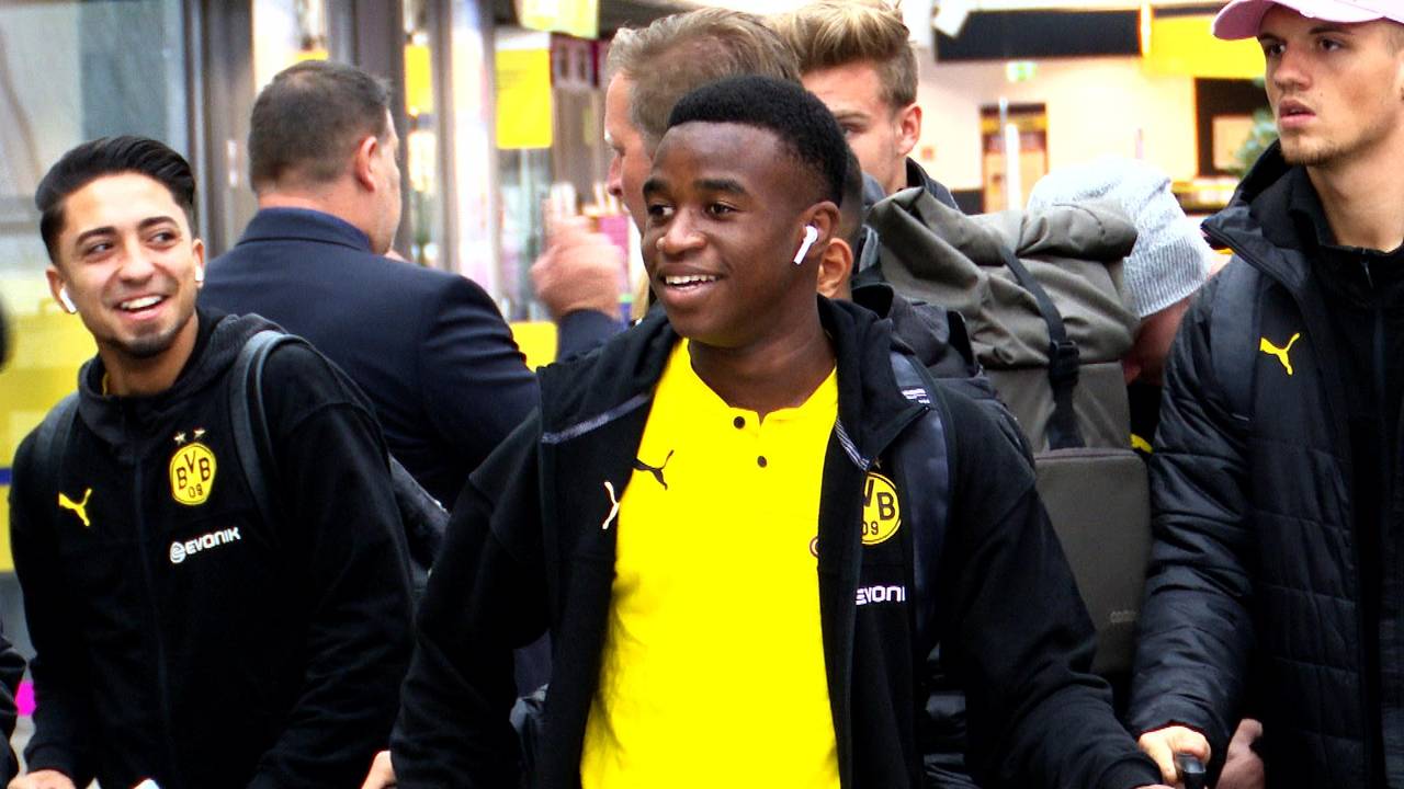 Lars Ricken will Supertalent Youssoufa Moukoko weiter beim BVB sehen
