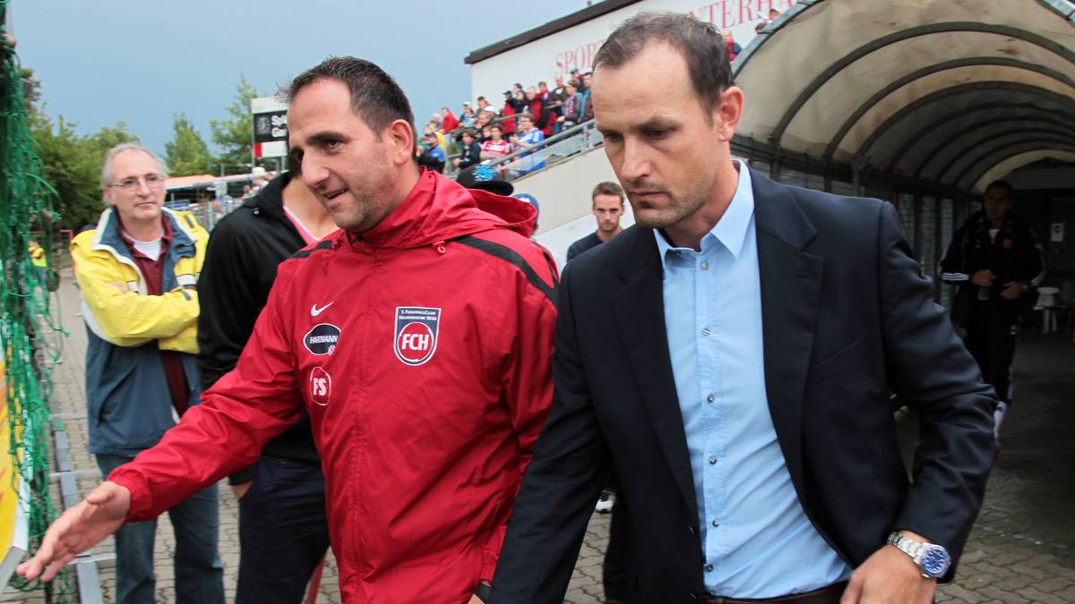 In der Saison 2011/12 backt Herrlich kleinere Brötchen, beim Drittligisten Unterhaching. Nach der Spielzeit tritt er dort aber aus privaten Gründen wieder zurück