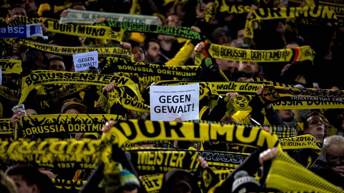 Darin distanzierte sich der Linksverteidiger im Namen der ganzen Mannschaft klar von den Vorkommnissen rund um den Signal Iduna Park und verurteilt das Verhalten von Teilen der BVB-Fans scharf