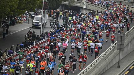 Mehr als 30.000 Läufer bei Peking-Marathon