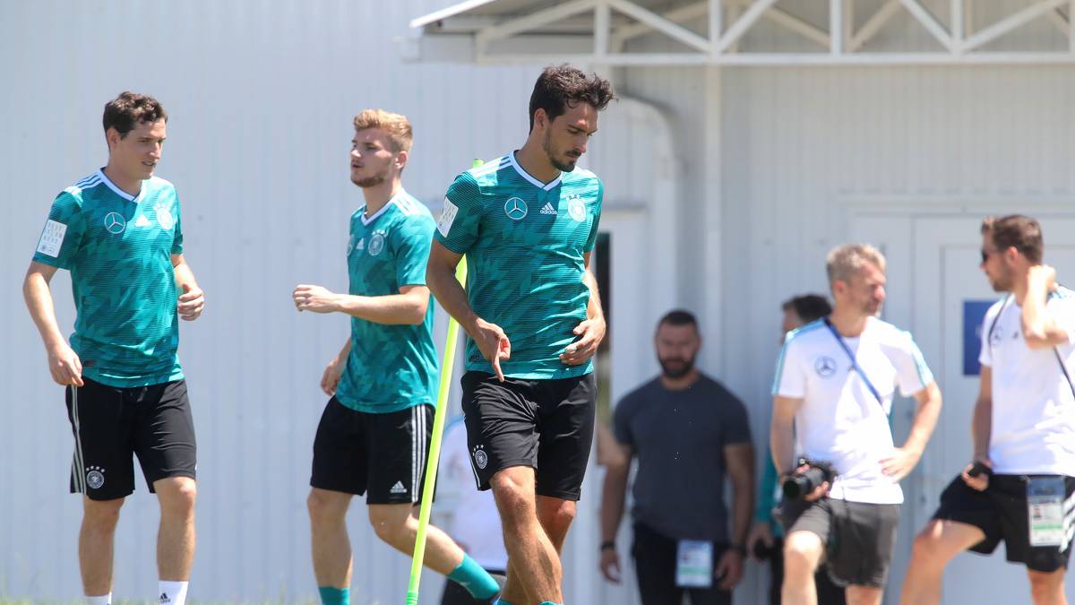 MATS HUMMELS vs. YOUNG-GWON KIM: Hummels kehrt nach Verletzung (Nacken) in die Innenverteidigung zurück. Zwar auch nicht in Topform, aber dennoch unverzichtbar, weil er immer noch Weltklasse ist