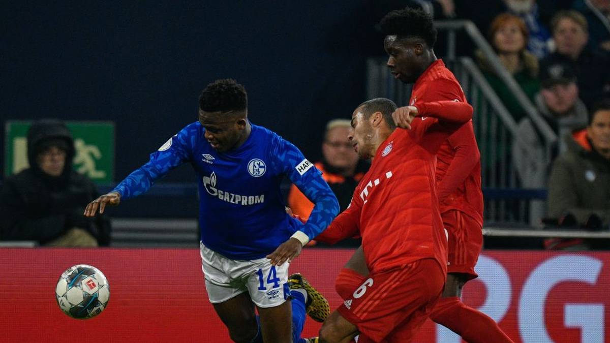 RABBI MATONDO: Fand nur schwer ins Spiel. Mit seinen 1,75 Meter mühte sich der schmächtige Angreifer, hatte aber doch arge körperliche Nachteile gegenüber der Bayern-Abwehr. Konnte seine Schnelligkeit nur einmal ausnutzen, als er die Großchance für den eingewechselten Raman vorbereitete. SPORT1-Note: 3,5