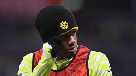 Julien Duranville hat mit der Nicht-Nominierung für den Spieltagskader gegen den SC Freiburg einen Tiefpunkt in seiner noch jungen Karriere erreicht.