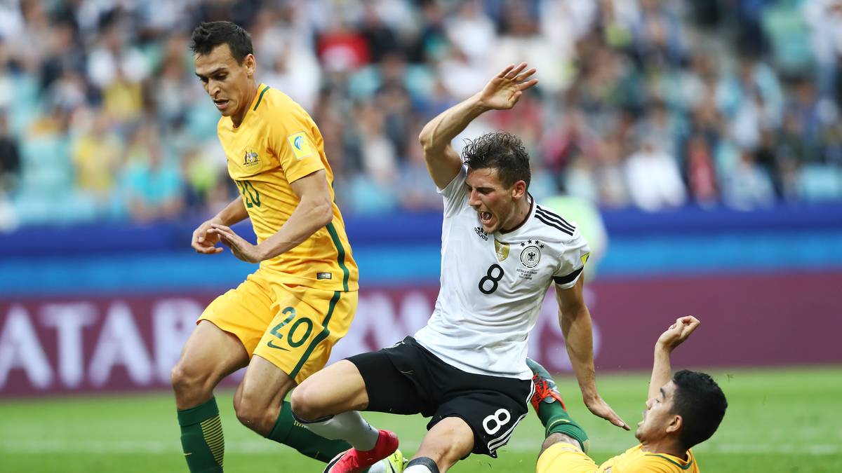 Aber der Weltmeister wäre nicht der Weltmeister, wenn er auf diese einzige Schwäche keine Antwort parat hätte. Nur drei Minuten nach dem Gegentor wird Leon Goretzka im Strafraum gefällt