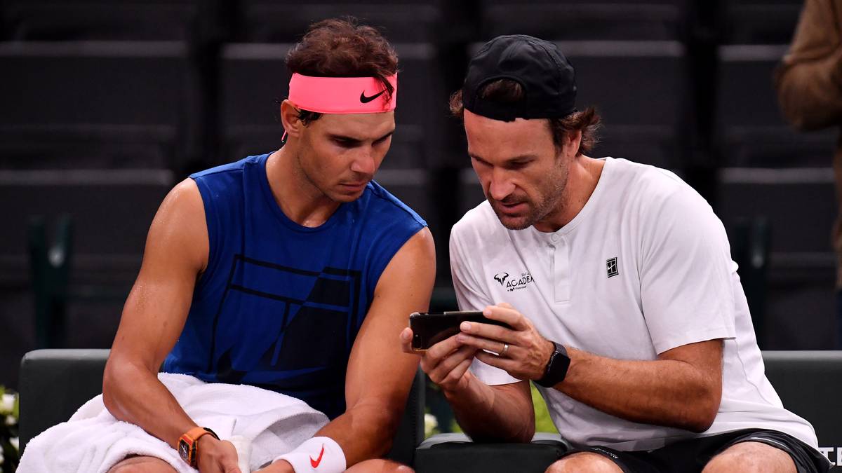 Anfang 2016 löste Moya Rafael Nadals Onkel Toni als dessen Trainer ab und trug dazu bei, dass Nadal nach zwei Jahren ohne Grand-Slam-Titel wieder große Siege einfuhr: bei den French Open 2017 und 2018 sowie bei den US Open 2017