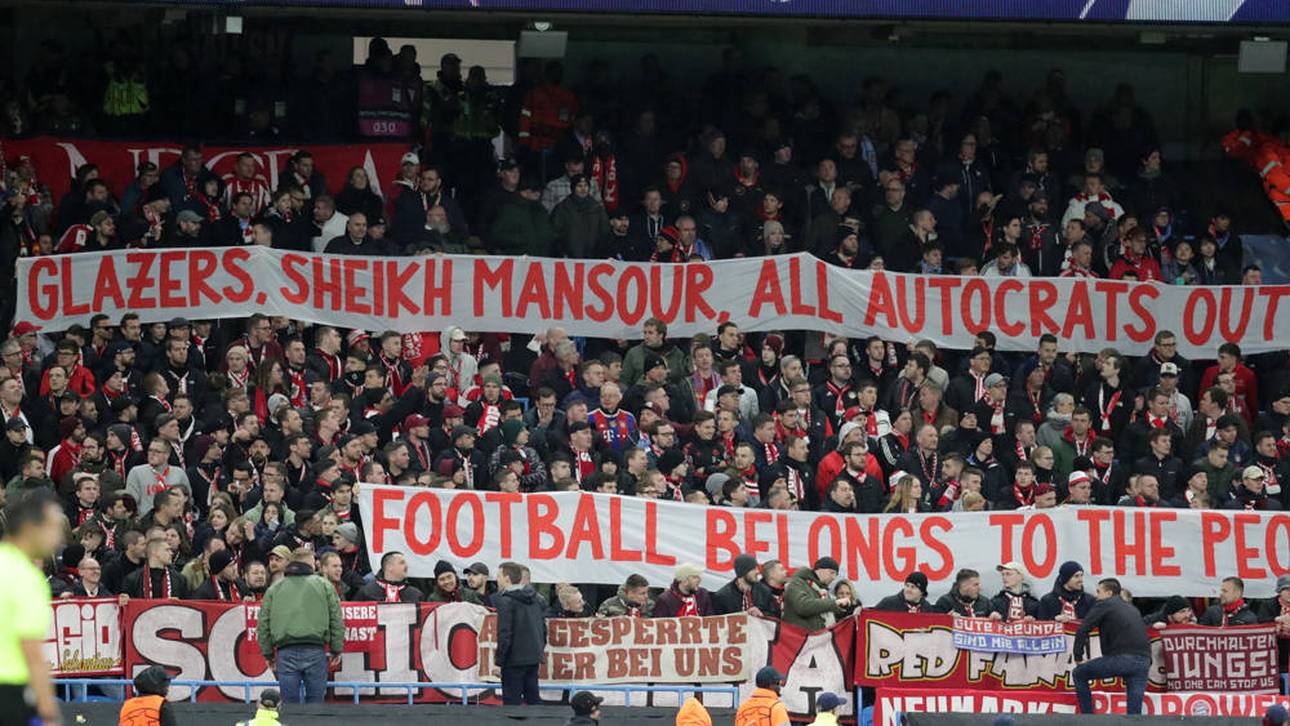 Bayern-Fans zeigen Protestbanner