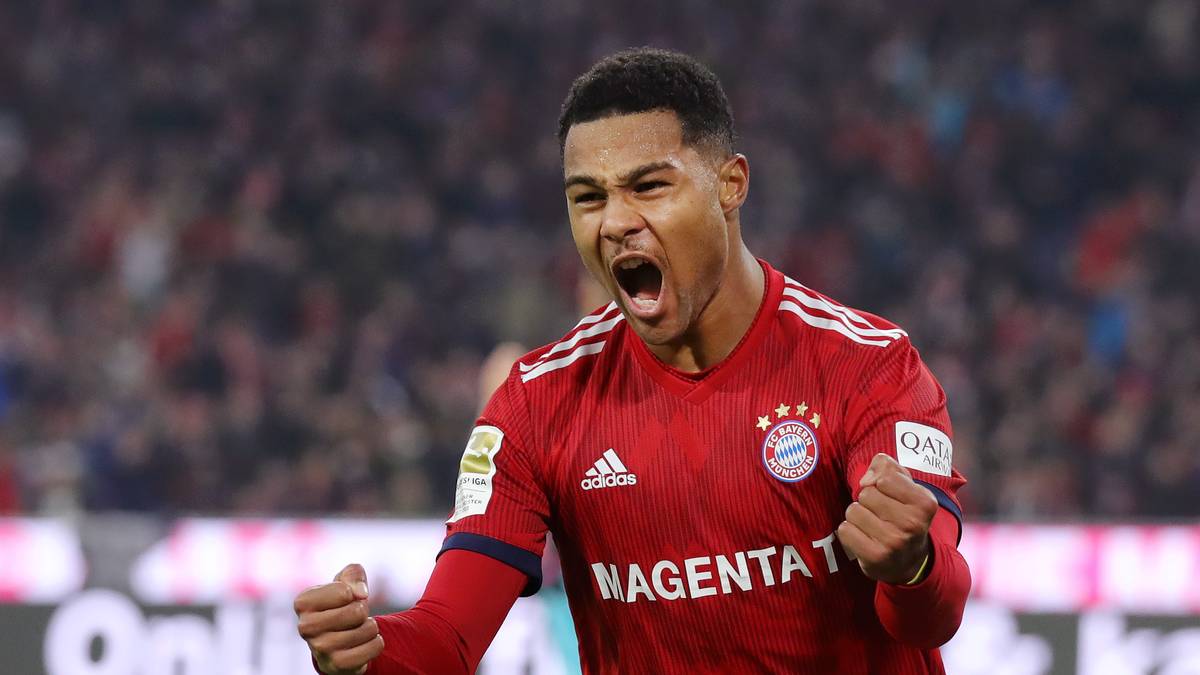 Serge Gnabry ist aktuell in aller Munde. Mit seinen starken Leistungen, zunächst bei Werder Bremen, dann bei der TSG Hoffenheim, empfahl er sich endgültig für den FC Bayern München. In einer schwächelnden FCB-Mannschaft sticht der Offensivspieler momentan deutlich heraus ...