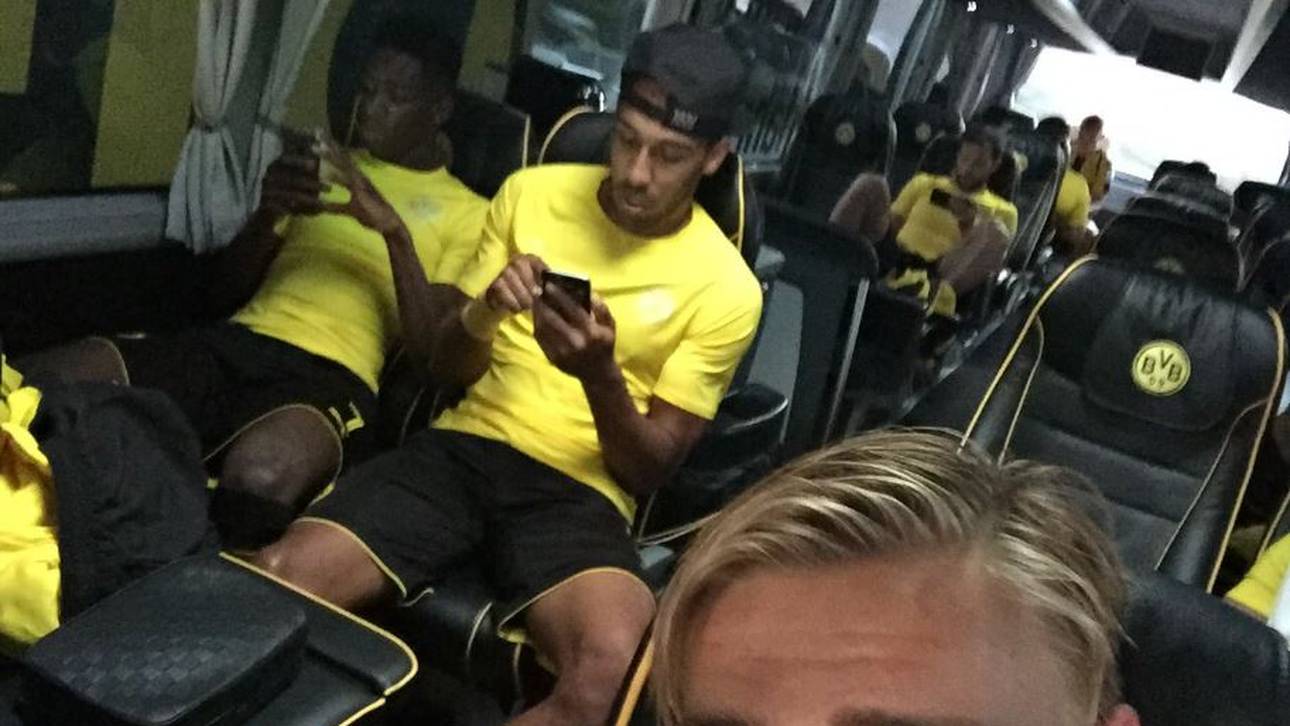 Fußballer im Pokemon-Fieber