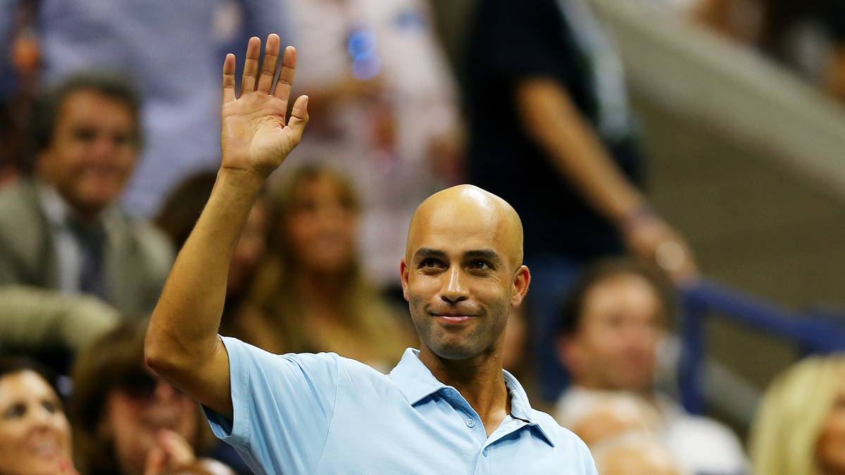 Gut lachen hat auch James Blake wieder. Zwei Tage nach seiner unabsichtlichen Verhaftung wird der Ex-Topspieler freundlich von den Zuschauern begrüßt