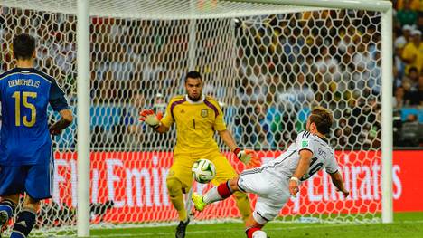 Das Gehäuse hinter Argentiniens Torwart Sergio Romero ist noch bis Donnerstag zu ersteigern