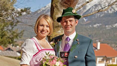 Magdalena Neuner und ihr Mann Josef Holzer bei der standesamtlichen Trauung im Frühjahr 2014