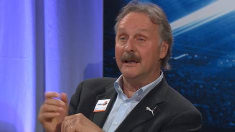 Das nicht gegebene Führungstor des 1.FC Köln spaltet die Runde im CHECK24 Doppelpass. Der Grund für den aberkannten Treffer ist eine Regel, die bei Peter Neururer auf Unverständnis stößt.