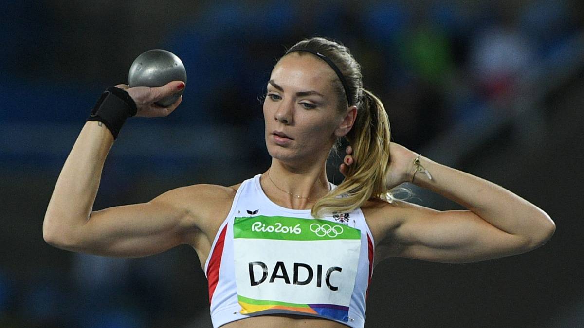 Bei der WM in London verbessert sie ihre persönliche Bestleistung im Siebenkampf auf 6417 Punkte  und wird Sechste