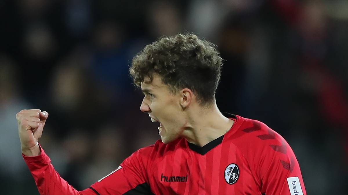 LUCA WALDSCHMIDT (Angriff): Nach einer schweren Zeit beim Hamburger SV spielt Waldschmidt aktuell die wohl beste Bundesliga-Saison seiner Karriere. Sieben Tore und drei Vorlagen sind eine beachtliche Bilanz für den 22-Jährigen. Kein Wunder, dass mehrere Interessenten auf den Plan treten. So sollen laut Bild drei Bundesliga-Konkurrenten um Waldschmidt buhlen