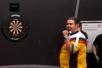 Gabriel Clemens schlägt in der zweiten Runde der Hungarian Darts Trophy den Weltmeister Luke Humphries im Decider und spielt im Achtelfinale gegen Michael van Gerwen.