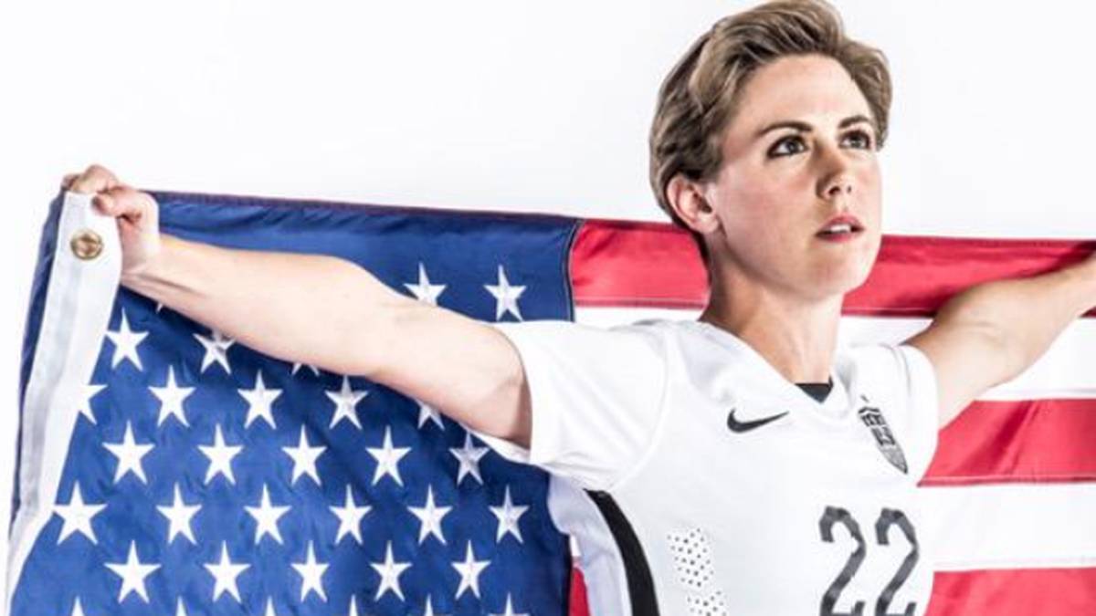 Meghan Klingenberg (26/39/Abwehr): Auch die linke Verteidigerin hat einen schönen Spitznamen: "Kling". Klingt auch einfacher. Hat früher bei Tyresö FF gespielt und verlor 2014 das Champions-League-Finale gegen den VfL Wolfsburg. Ist sehr wuselig und rückt - genau wie Krieger - ständig mit Auf, um das Offensivspiel anzukurbeln. Ist sehr torgefährlich. Mal bei Youtube schauen