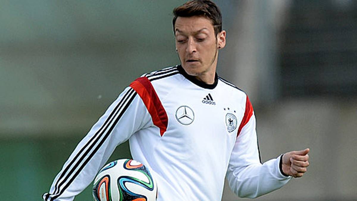 Mesut Özil (FC Arsenal)