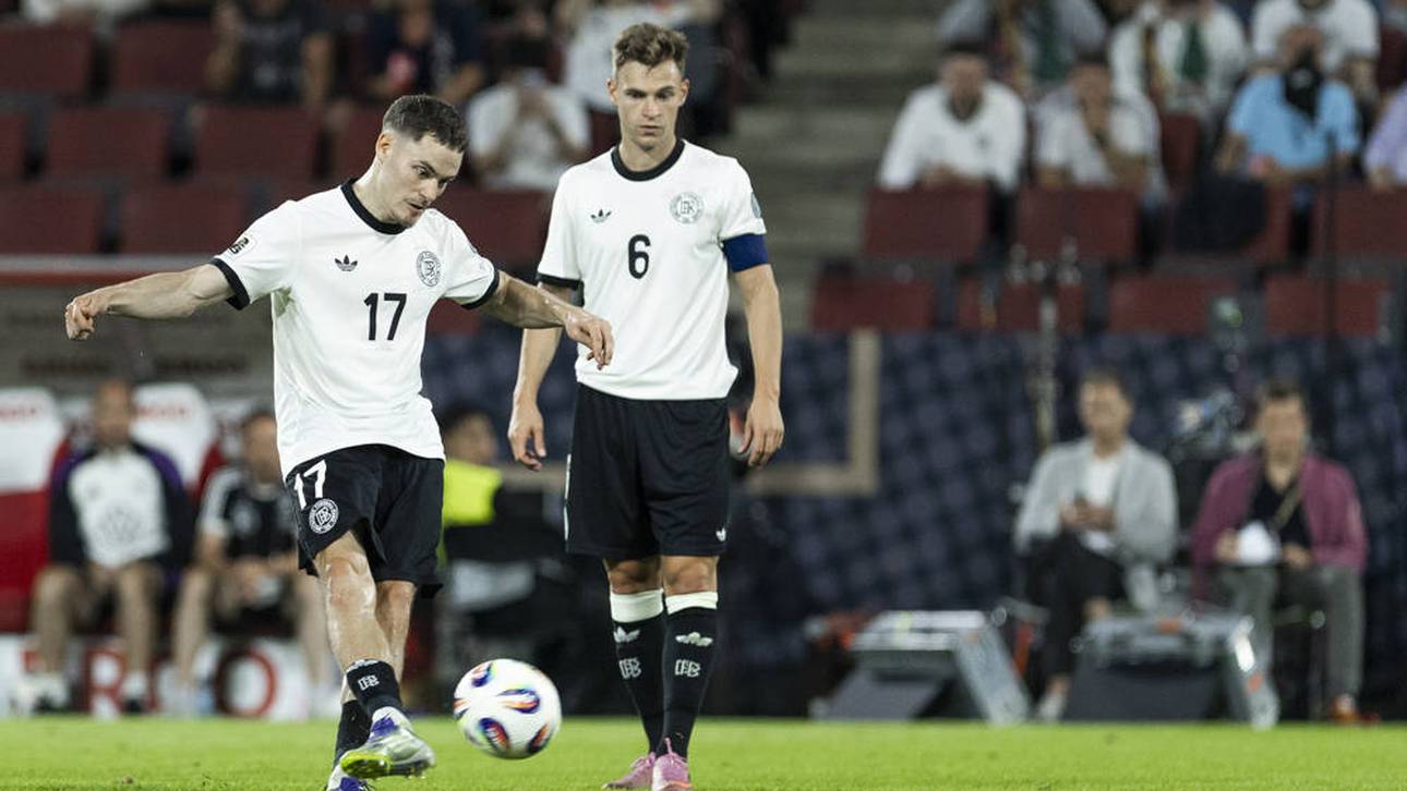 Florian Wirtz bei der Ausführung des Freistoßes