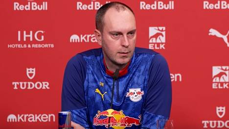 Nach seinem Bundesliga-Comeback gegen Freiburg hat sich Assan Ouédraogo erneut an der Kniekehle verletzt. Vor dem Topspiel gegen den FC Bayern München ordnet RB-Leipzig-Trainer Ole Werner die Situation des Youngsters ein. 