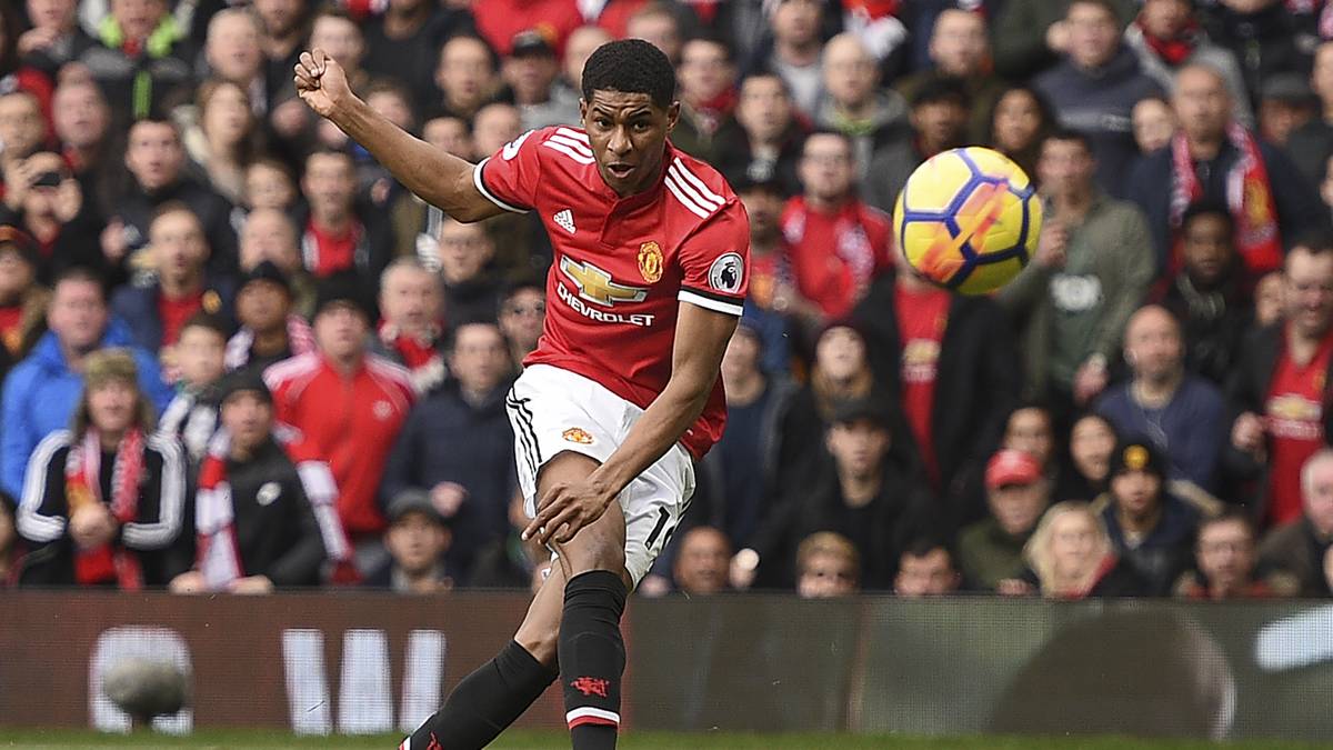MARCUS RASHFORD: Große Ehre für Englands Super-Talent! Der 20-Jährige läuft künftig mit der 10 statt der 19 bei Manchester United auf. Nach den Abgängen von Wayne Rooney und Zlatan Ibrahimovic war die Nummer frei