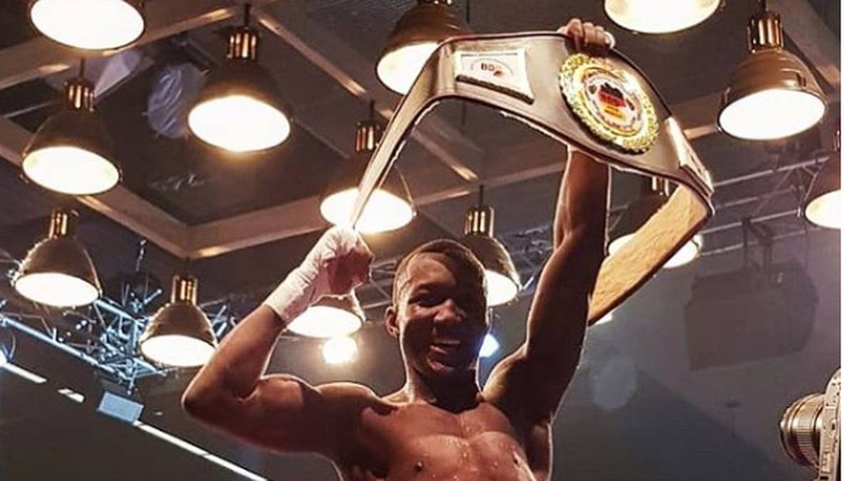 Senkrechtstarter Abass Baraou wird dabei versuchen, seinen kürzlich errungenen Superweltergewichtsgürtel des Bundes Deutscher Berufsboxer gegen Robert Maess zu verteidigen. Der 23 Jahre alte Baraou gilt als „The next Wunderkind“ beim Team Sauerland