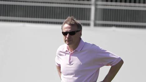Michael Reschke beobachtet das Bayern-Training