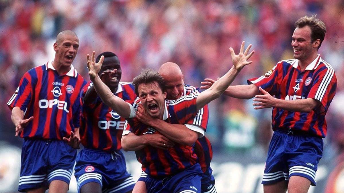 Mit seinem Schlusspunkt aus der Distanz startet Marcel Witeczek (M.) die Party schon in der 78. Minute